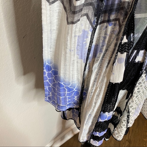 Ania A. Swing Open Knit Ruffle Mixed Media Tunic Size Medium - Picture 8 of 12